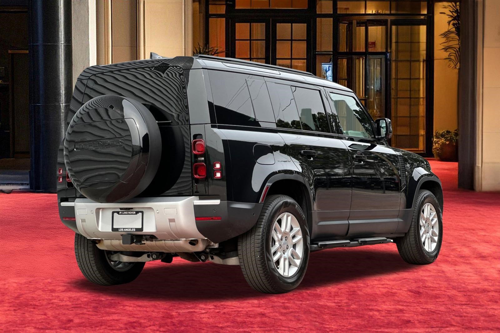 Used 2025 Land Rover Defender 110 S image 10