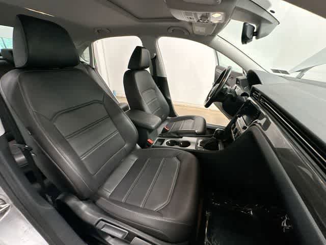 Certified 2020 Volkswagen Passat 2.0T R-Line FWD image 22