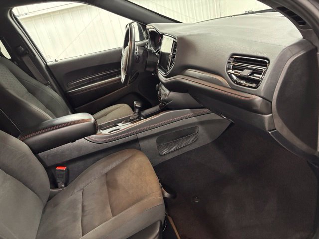 Used 2025 Dodge Durango GT RWD image 16