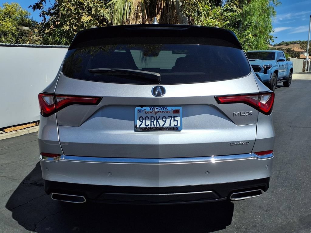 Used 2023 Acura MDX w/ Technology Package AWD/4WD image 8