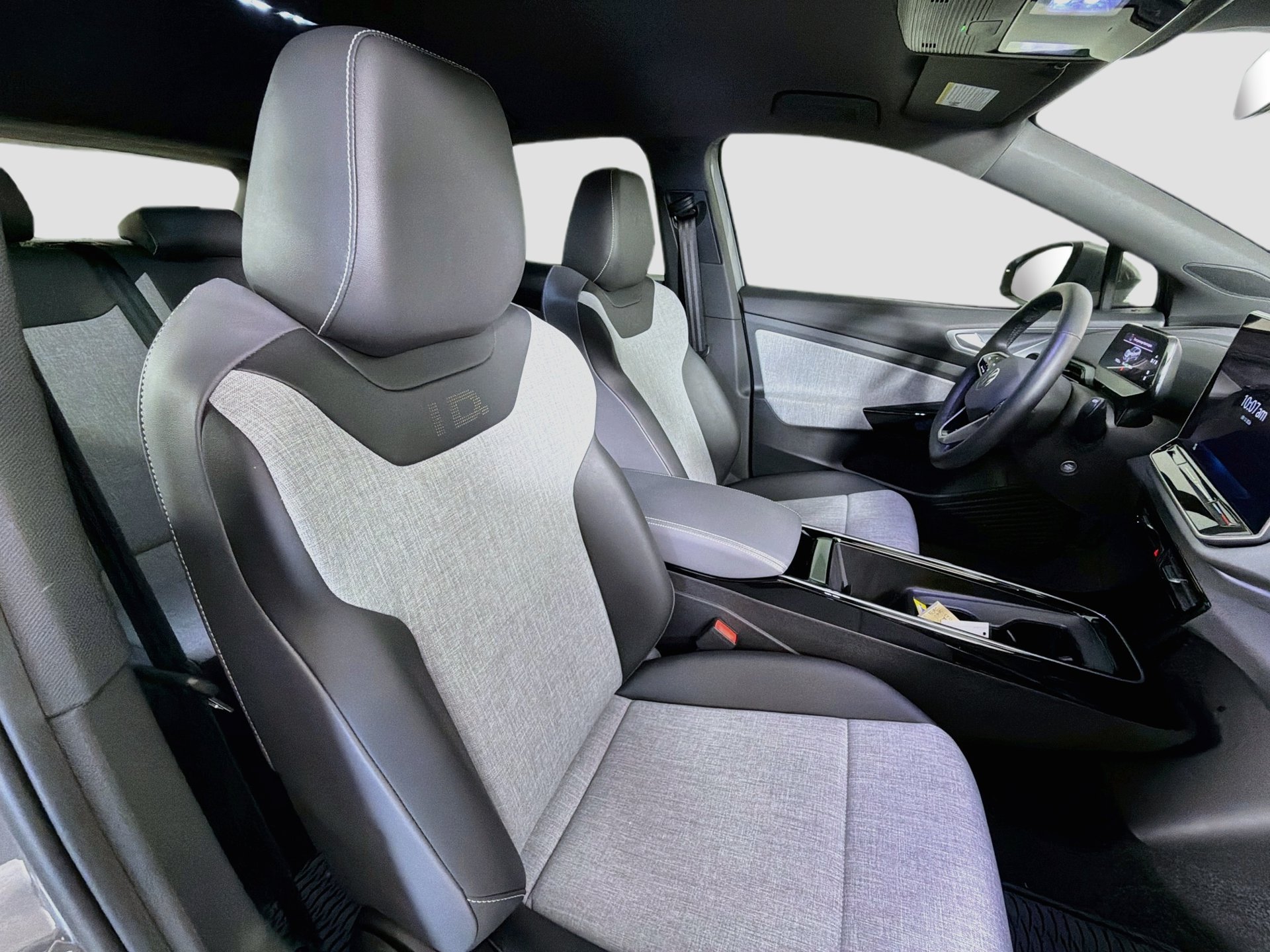 Certified 2025 Volkswagen ID.4 Pro RWD image 27