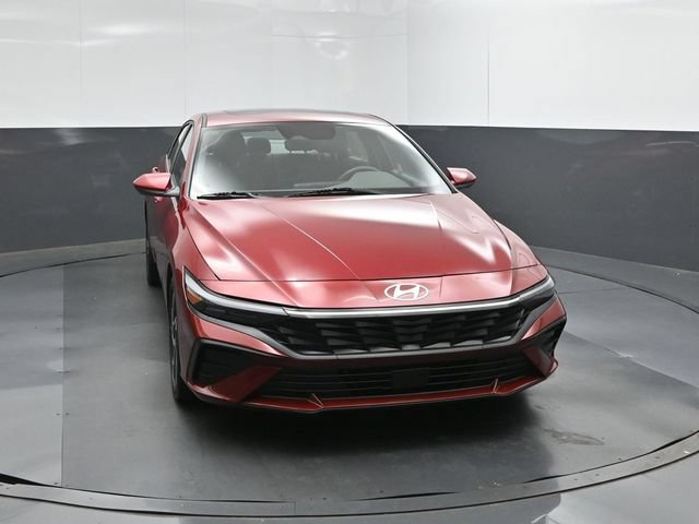 Used 2025 Hyundai Elantra SEL FWD image 17