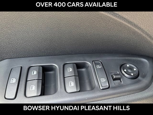 New 2026 Hyundai Venue SEL FWD image 7