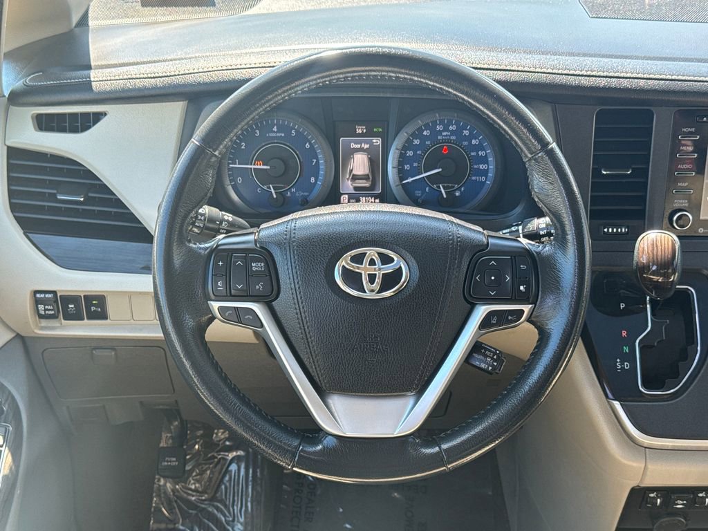 Used 2020 Toyota Sienna XLE w/ XLE Navigation Package AWD/4WD image 16