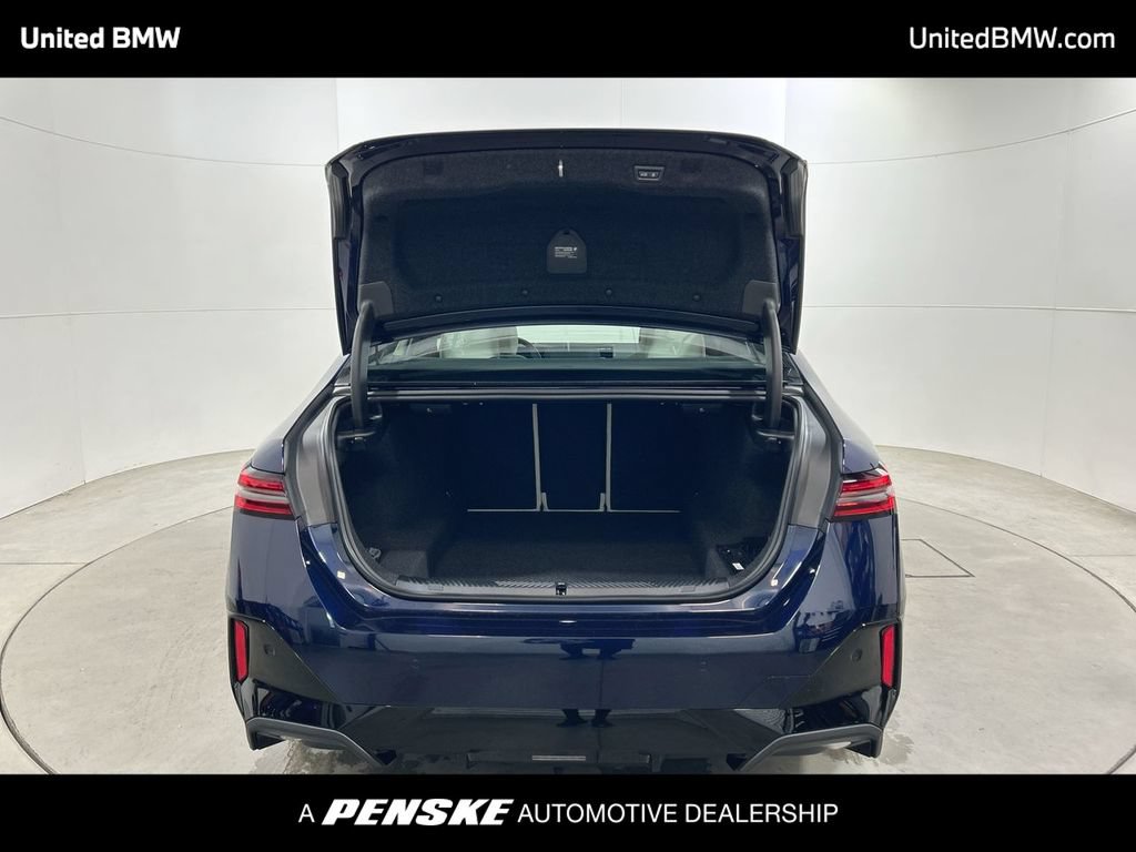 Used 2026 BMW 530i w/ M Sport Package RWD image 22