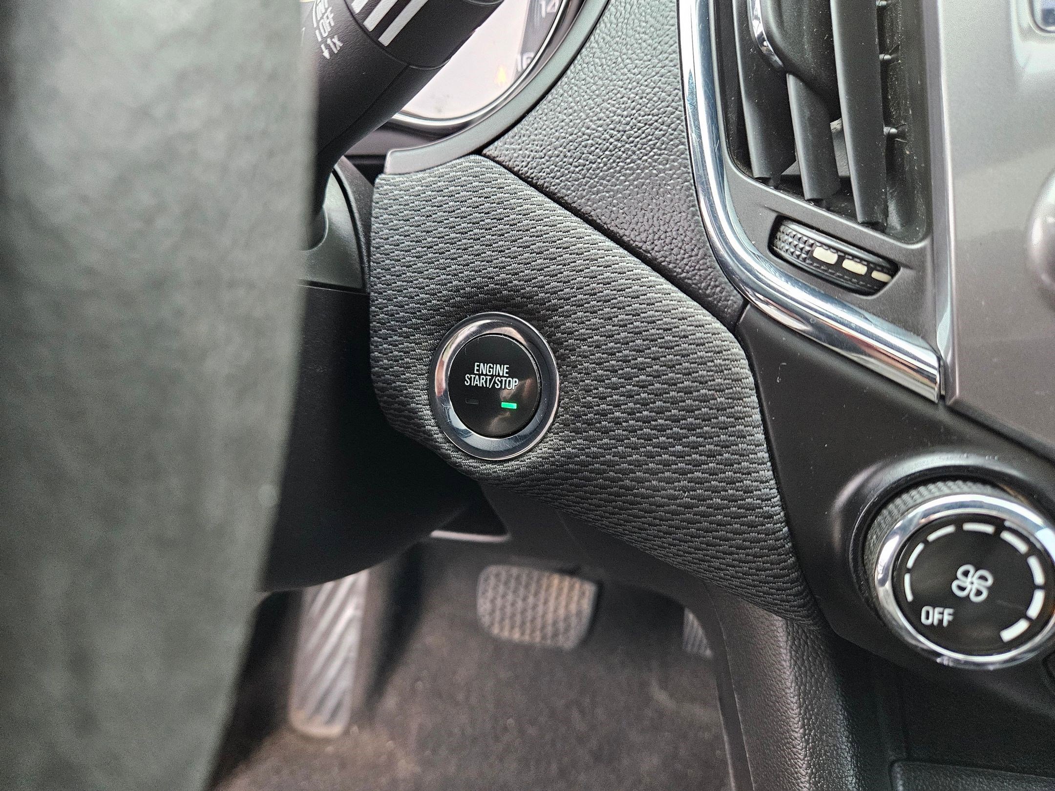 Used 2016 Chevrolet Cruze LT w/ Sun And Sound Package image 21