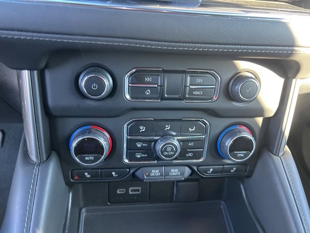 Used 2024 Chevrolet Suburban LT image 25