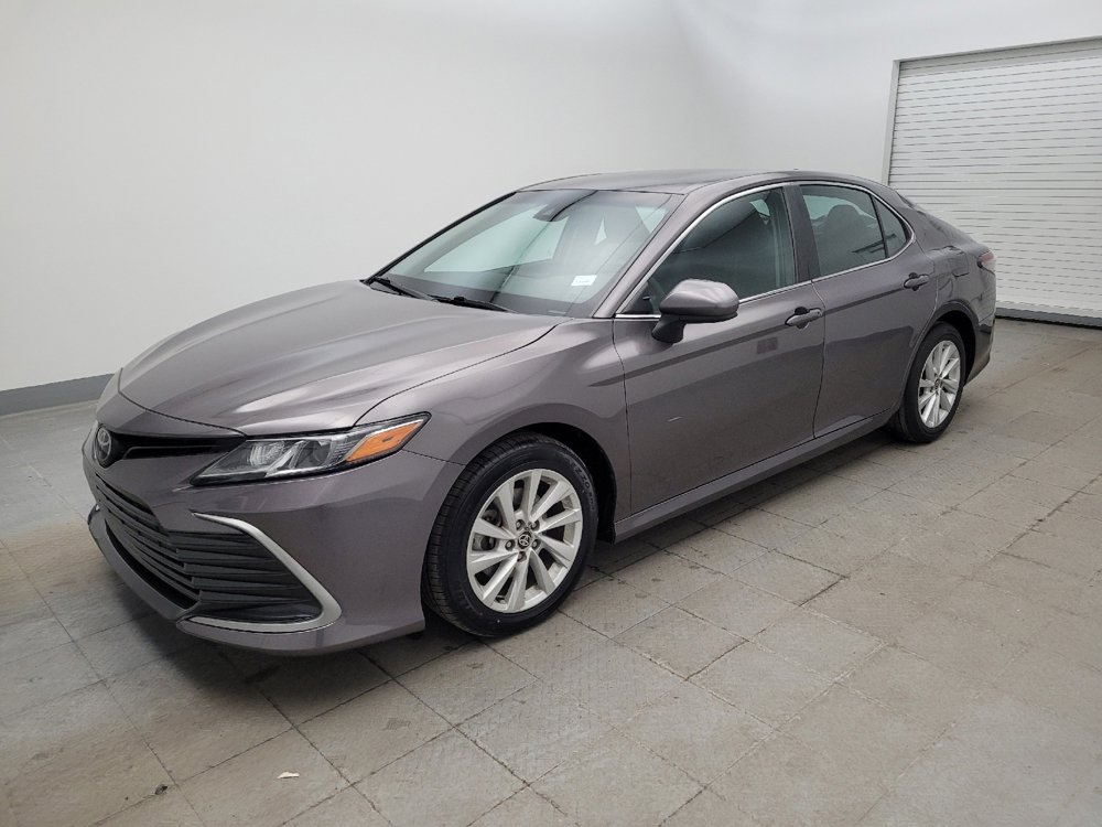 Used 2022 Toyota Camry LE image 2