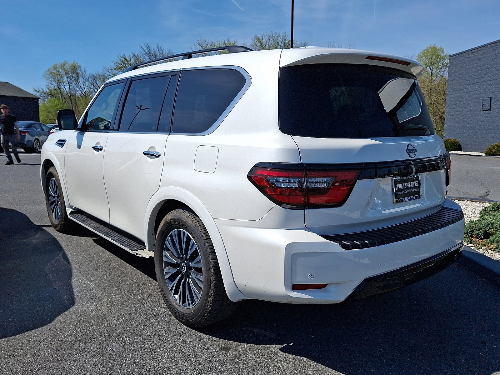 Certified 2023 Nissan Armada SL w/ Midnight Edition Package image 3