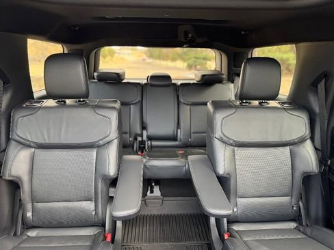 New 2026 Ford Expedition Platinum image 11