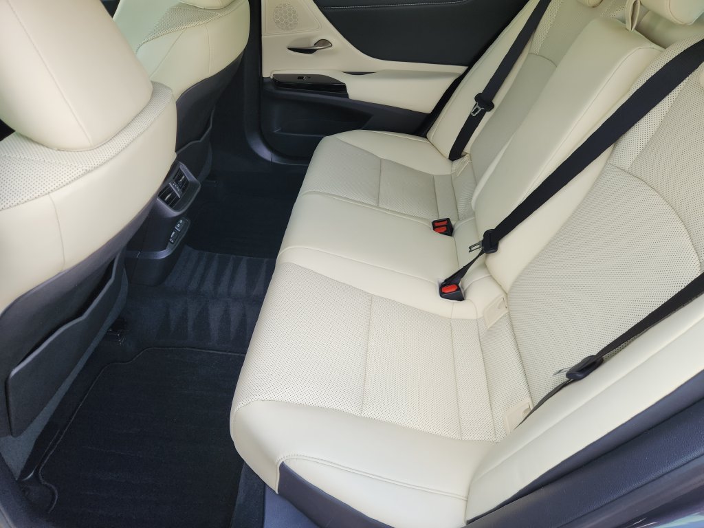 Certified 2022 Lexus ES 350 w/ Premium Package FWD image 30