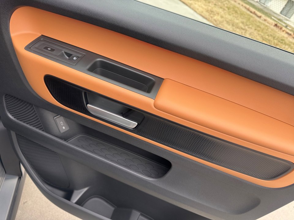 New 2025 Volkswagen ID. Buzz Pro S image 24