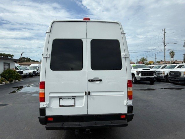 Used 2004 Dodge Sprinter 3500 RWD image 7