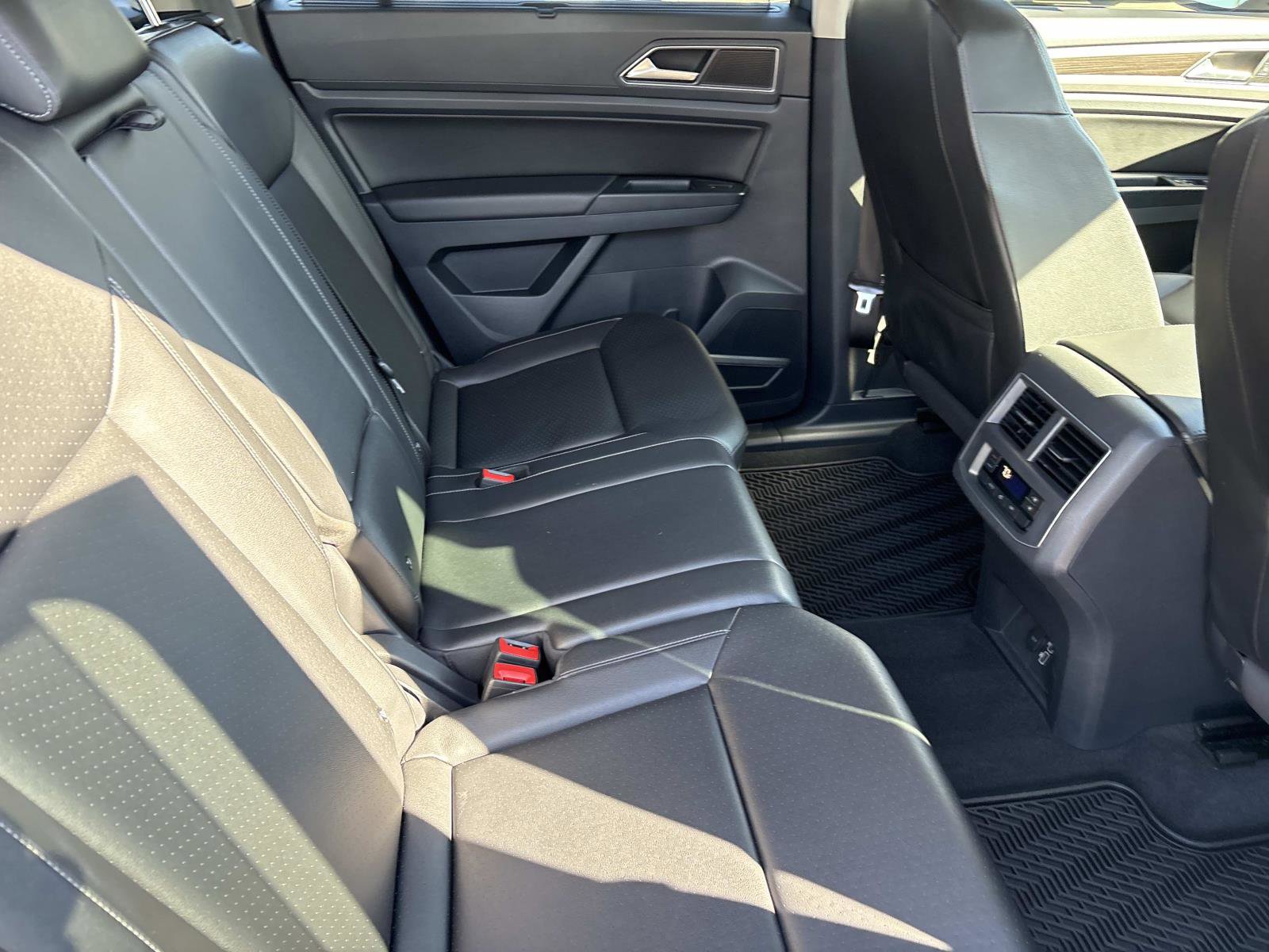 Used 2018 Volkswagen Atlas SE image 33