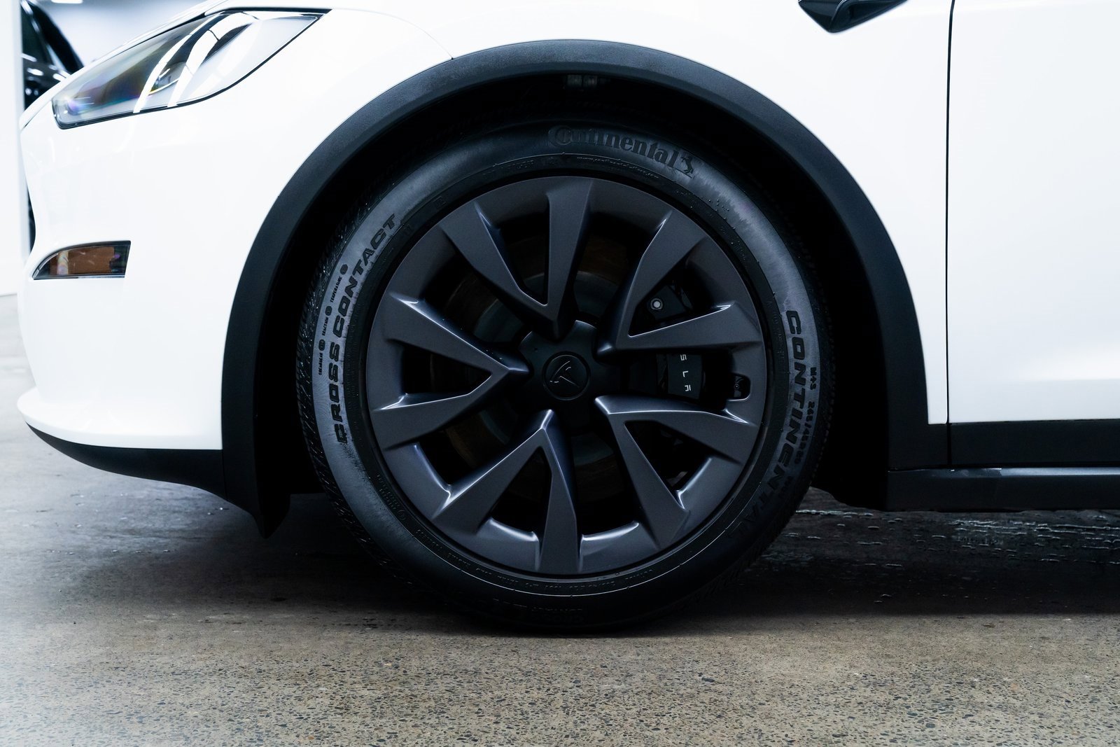 Used 2025 Tesla Model X image 7