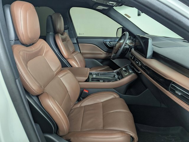 Used 2025 Lincoln Aviator Reserve w/ Equipment Group 201A image 24