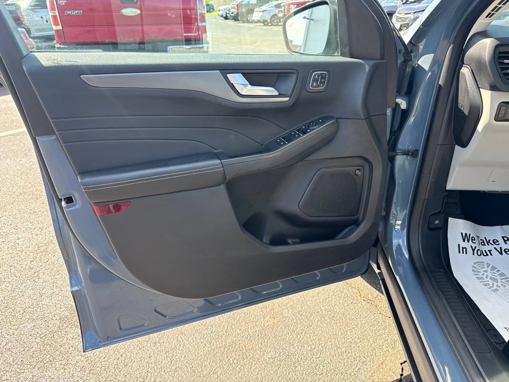 Used 2023 Ford Escape Active w/ Tech Pack #2 AWD/4WD image 6