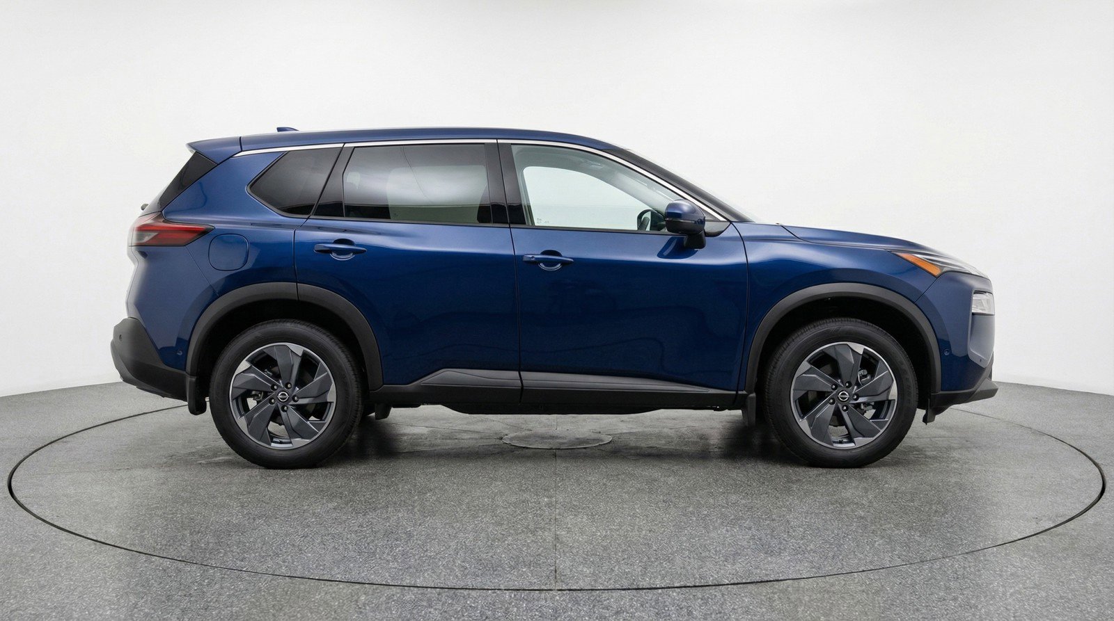 Used 2025 Nissan Rogue SV image 11