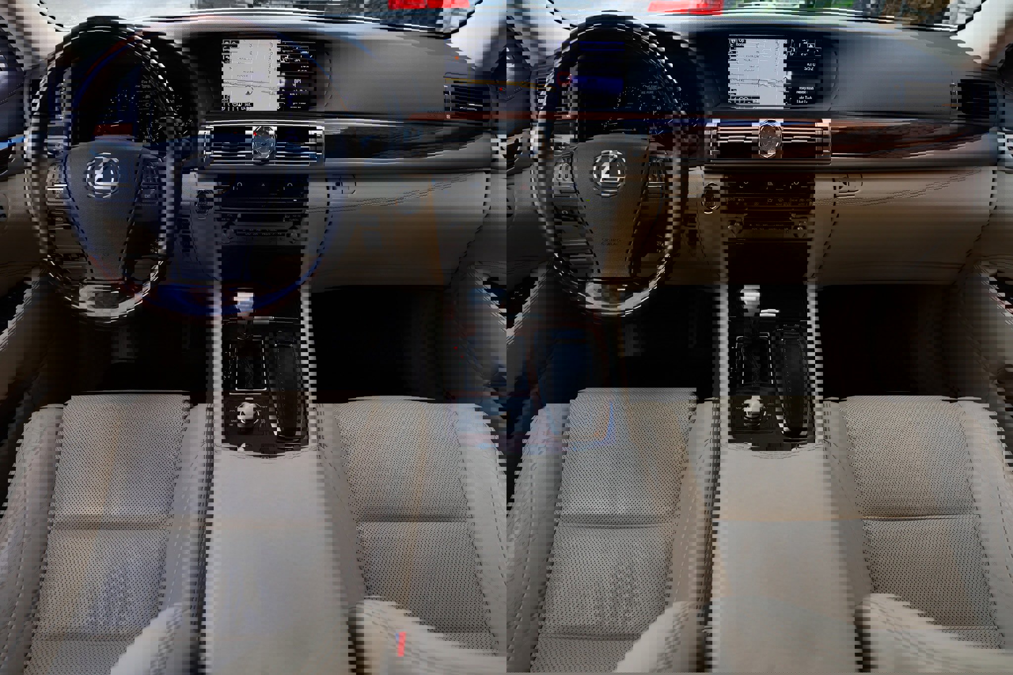 Used 2015 Lexus LS 460 image 26