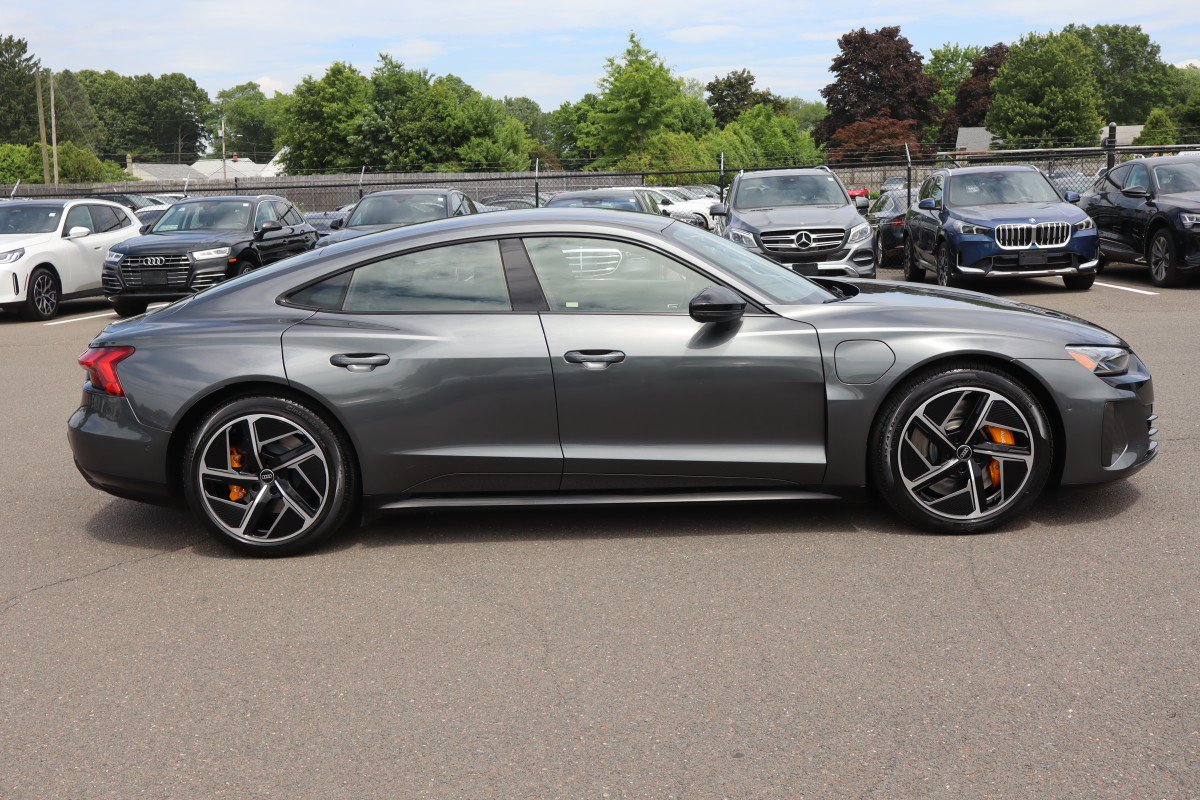 Used 2023 Audi RS e-tron GT w/ Carbon Performance Package AWD/4WD image 4