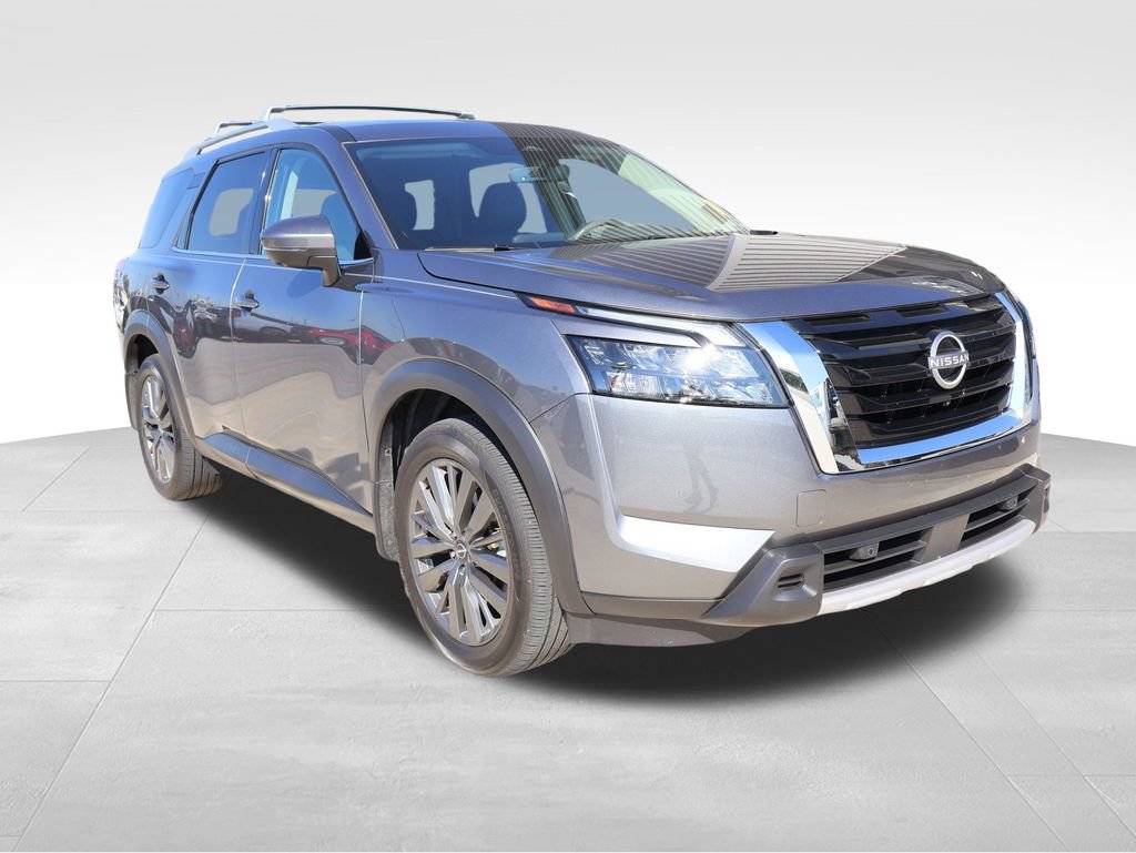 Used 2025 Nissan Pathfinder SL w/ SL Premium Package AWD/4WD image 12