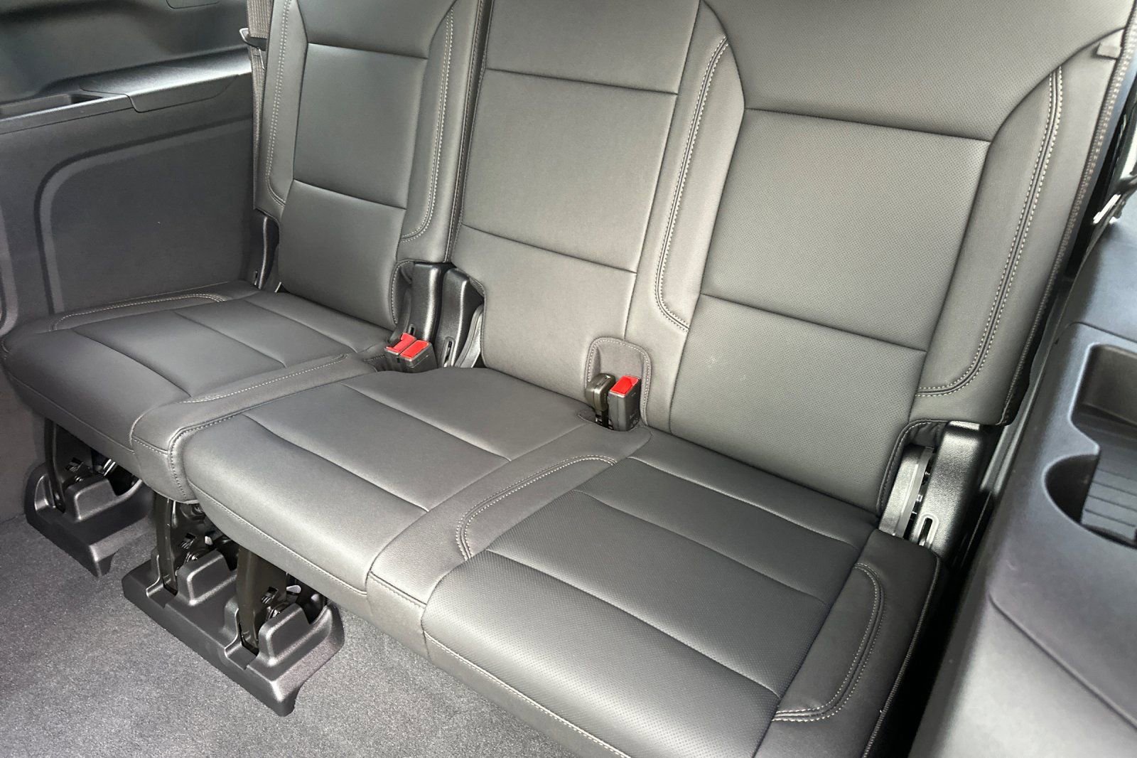 New 2026 Chevrolet Suburban High Country w/ LPO, Illumination Package image 17