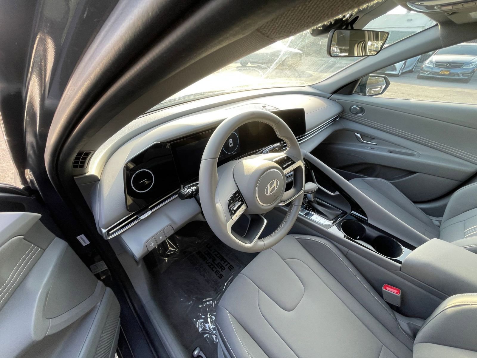 Used 2025 Hyundai Elantra SEL image 34