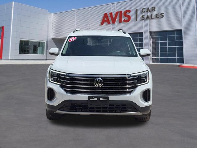 Used 2025 Volkswagen Atlas SE FWD image 2