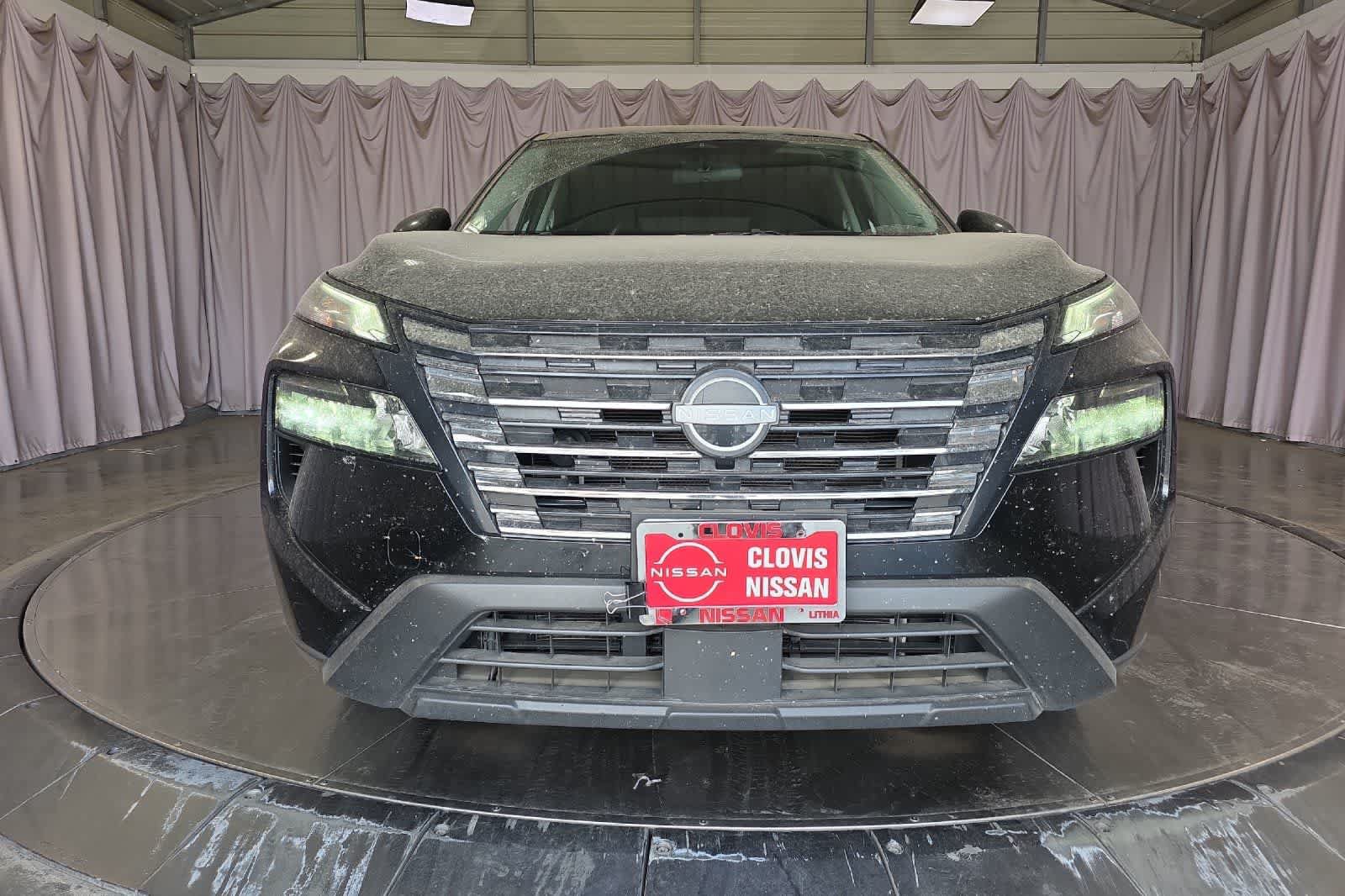 Used 2025 Nissan Rogue SV FWD image 11