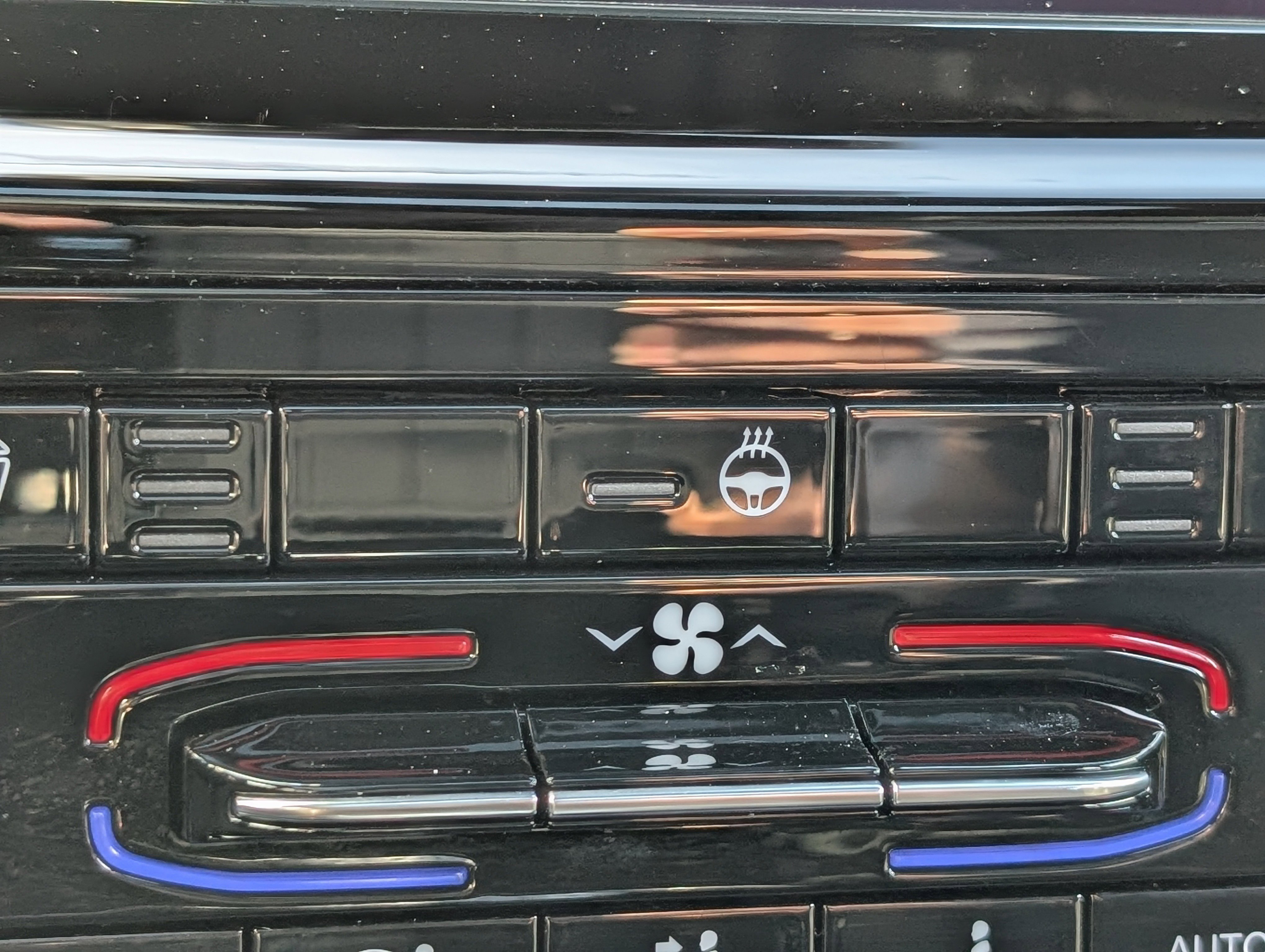 Used 2024 Jeep Grand Cherokee Altitude image 35