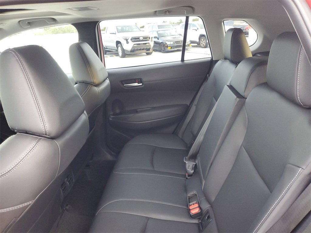 Used 2023 Toyota Corolla Cross XLE image 12