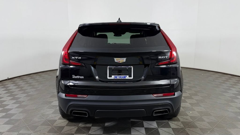 Used 2019 Cadillac XT4 Luxury w/ Cold Weather Package FWD image 8