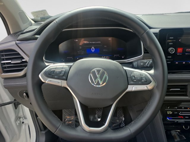 Certified 2026 Volkswagen Taos SE FWD image 13