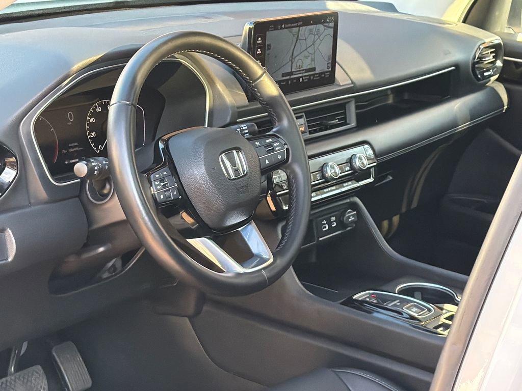 Used 2023 Honda Pilot Touring image 16