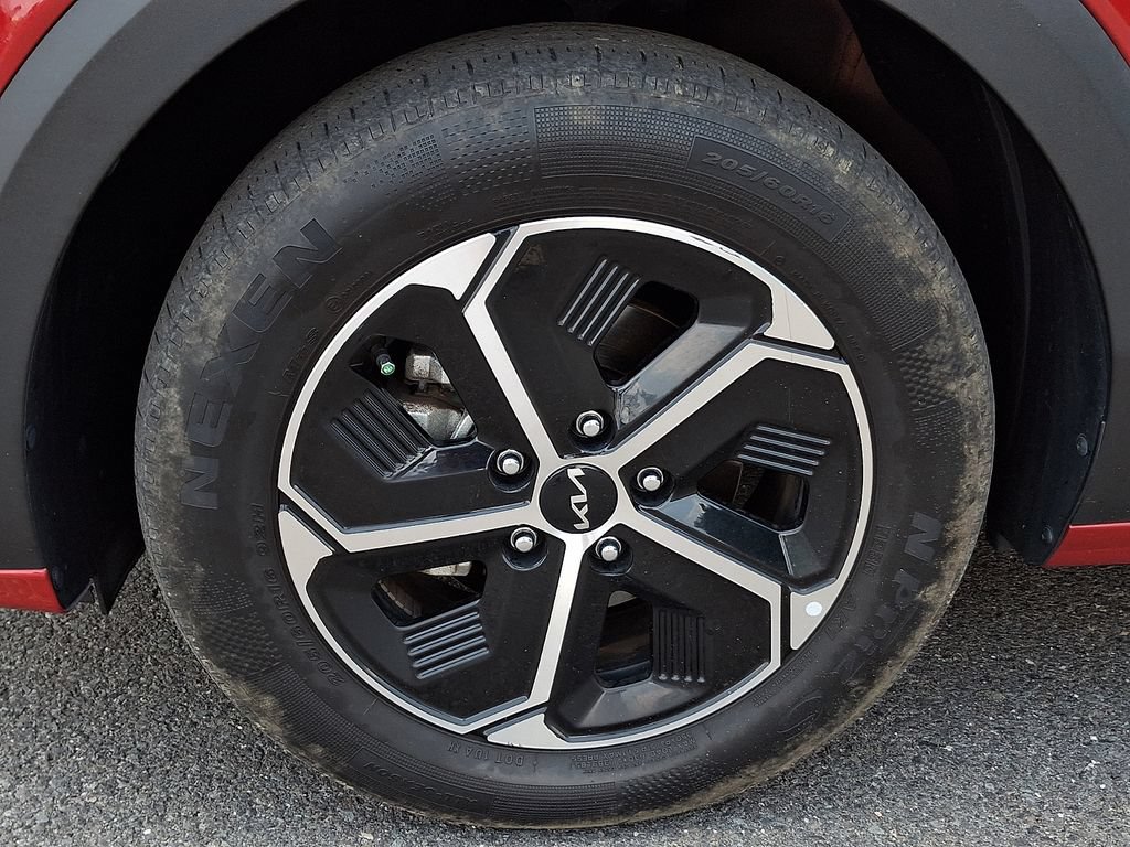 Certified 2023 Kia Niro EX FWD image 8