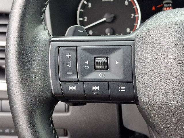 Used 2025 Nissan Rogue SV AWD/4WD image 21