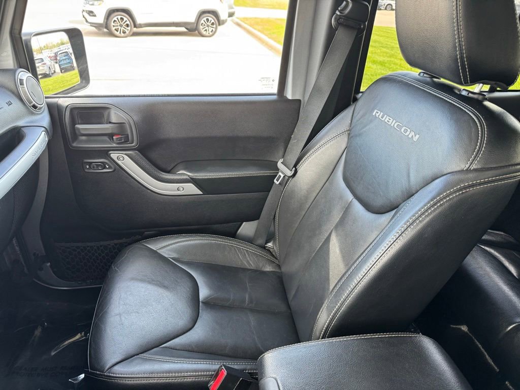 Used 2015 Jeep Wrangler Unlimited Rubicon AWD/4WD image 15