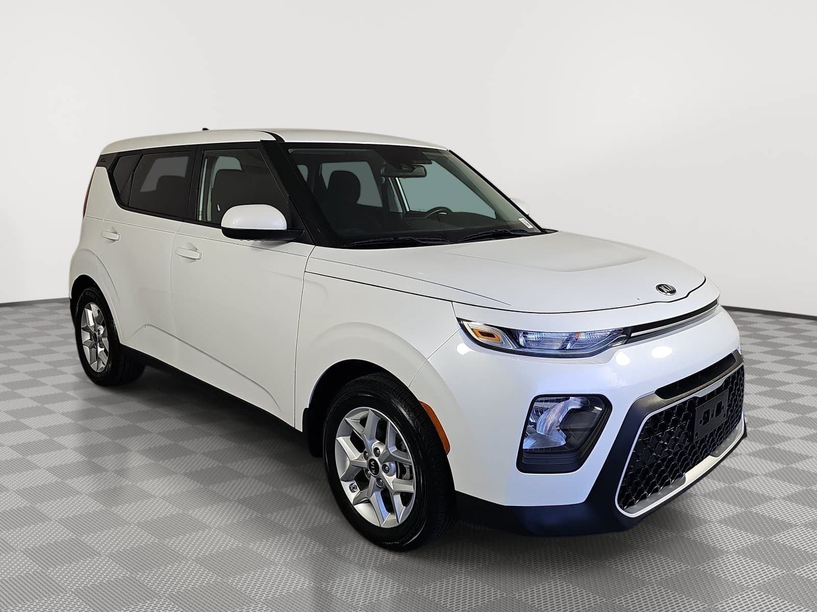 Used 2020 Kia Soul S FWD image 2