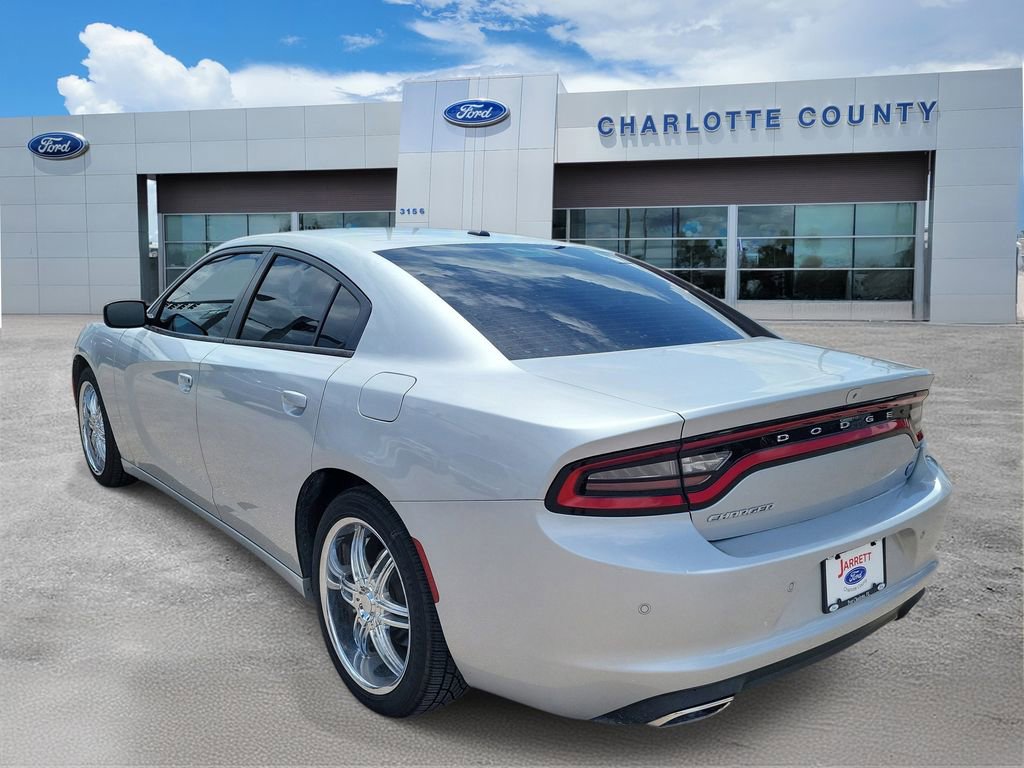 Used 2022 Dodge Charger SXT RWD image 3