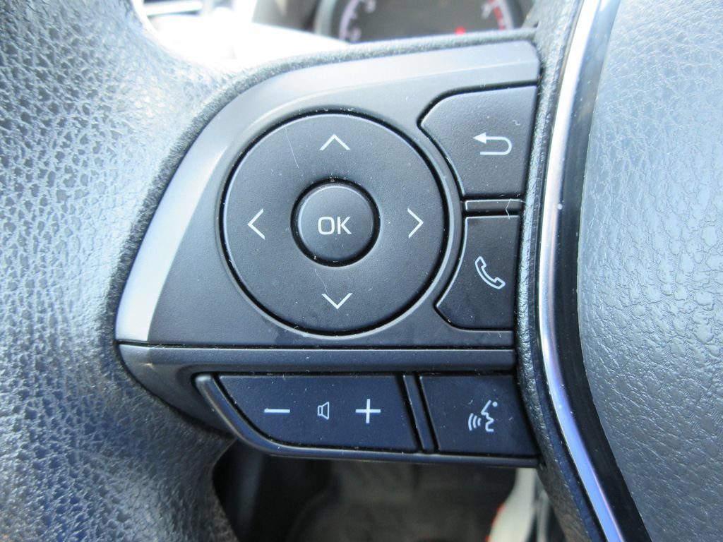 Used 2019 Toyota Camry LE FWD image 23