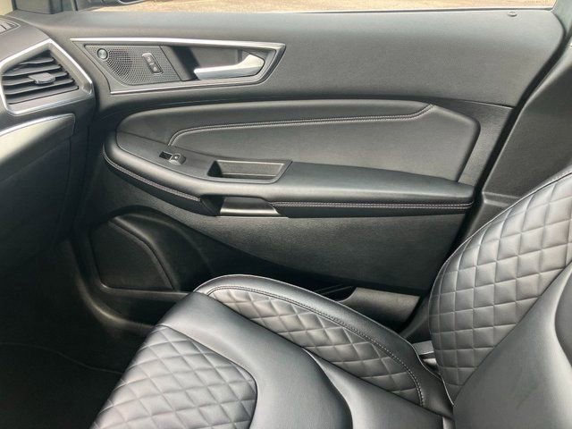 Used 2024 Ford Edge Titanium image 10