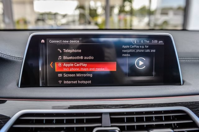Used 2019 BMW 740i w/ M Sport Package RWD image 23