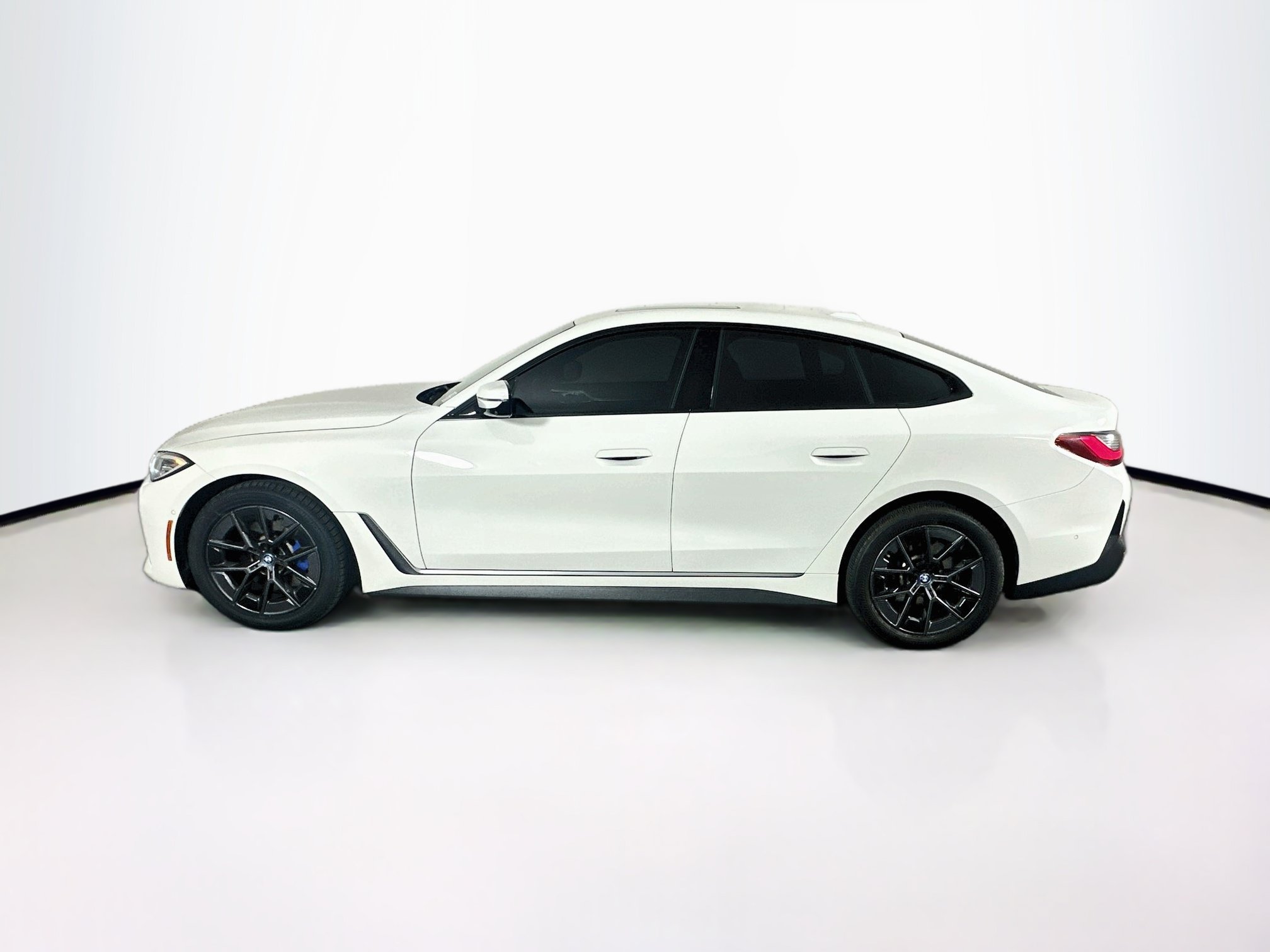 Used 2023 BMW i4 eDrive35 RWD image 4