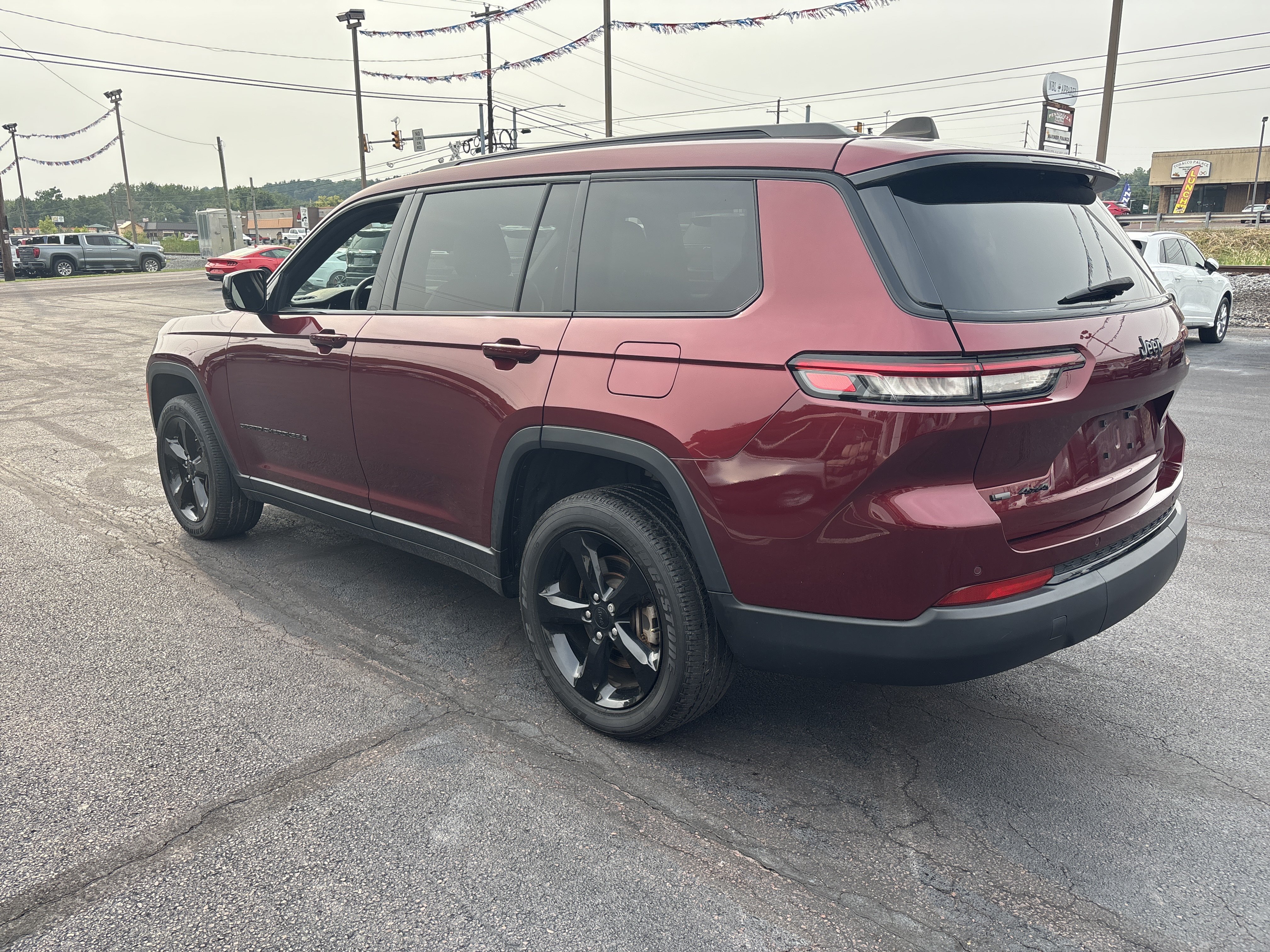 Used 2023 Jeep Grand Cherokee L Laredo AWD/4WD image 6