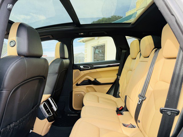 Used 2017 Porsche Cayenne image 11