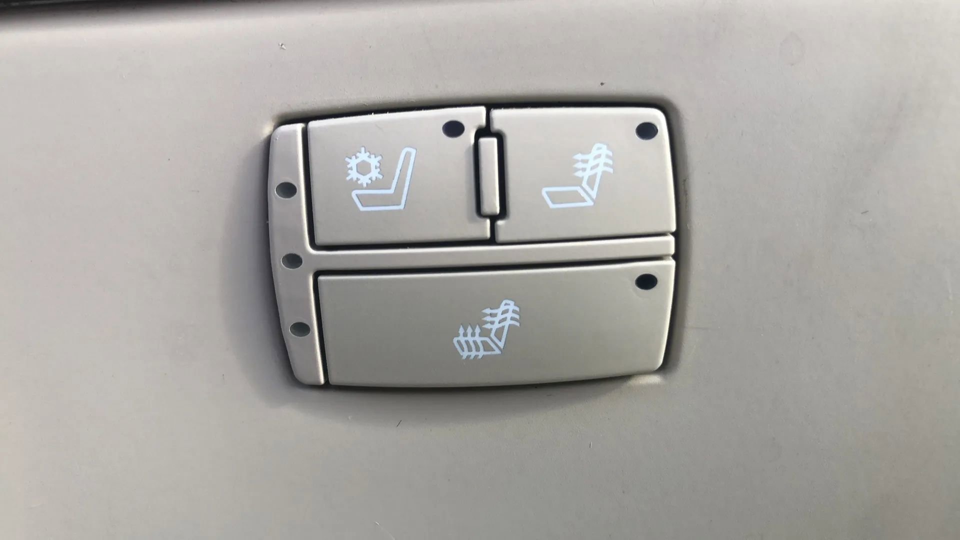 Used 2008 Cadillac DTS image 10