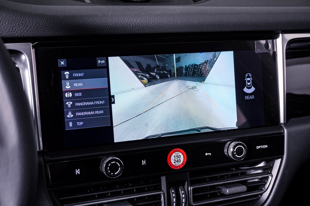 Certified 2025 Porsche Macan image 23