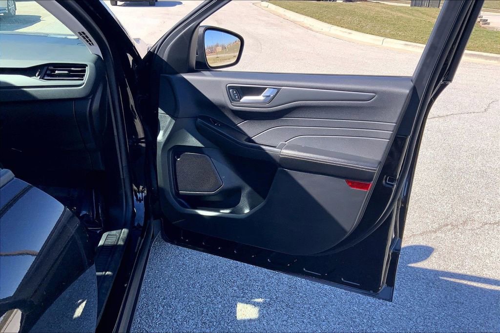 Used 2024 Ford Escape SE image 23