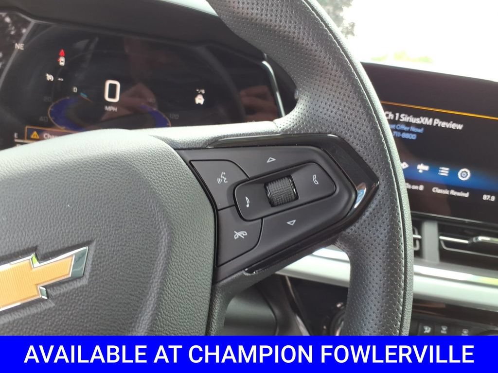 Used 2025 Chevrolet Trax LT FWD image 22