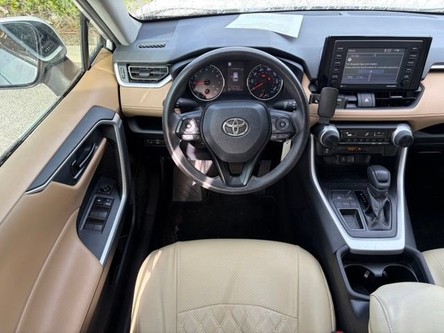 Used 2021 Toyota RAV4 LE FWD image 12